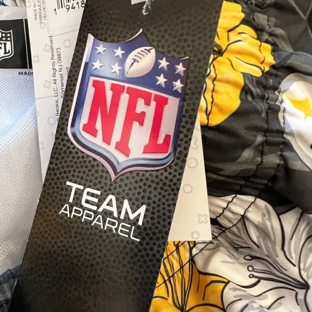 Men’s NWT PITTSBURGH STEELERS NFL MENS HIBISCUS SLIM FIT 5.5